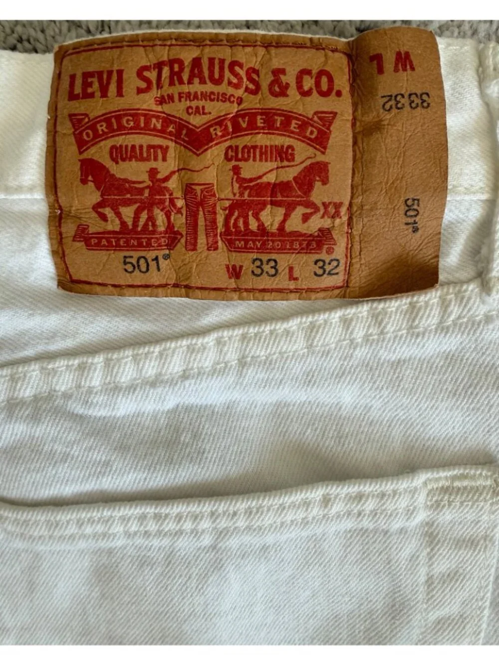 Levi’s 501 Men's Size 33 x32 White Jeans Signature Buttonfly Straight Leg